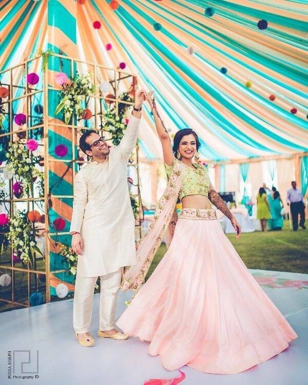 Indian Mehndi ceremony Photoshoot Ideas for wedding couple dress dance