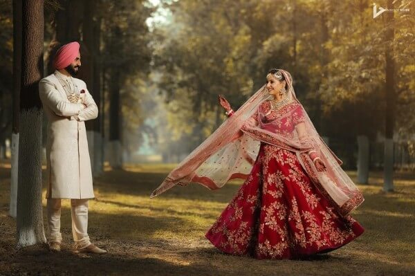 wedding poses photography poses Indian couple 1